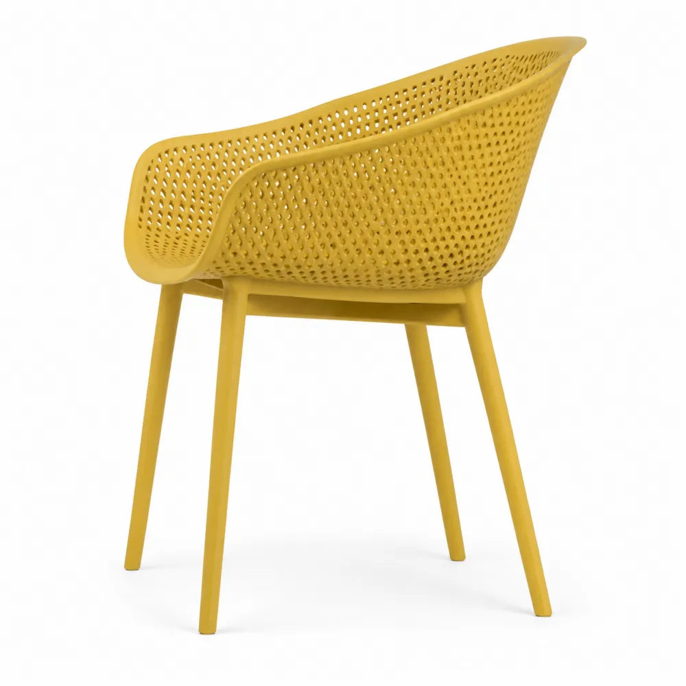 Chaise en plastique perfor¨¦