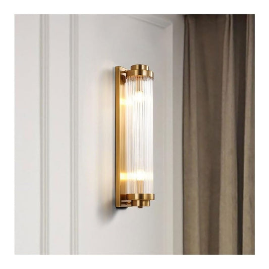 Applique murale Dore et Ambre aux lignes epurees avec eclairage confortable