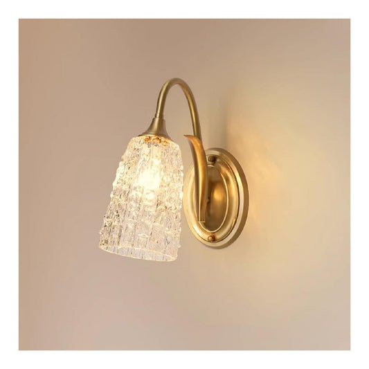 Applique murale Ambre et Transparent aux lignes epurees avec eclairage confortable E14