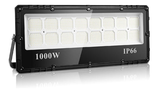 Solution lumineuse Blanc et Vert au dessin sobre en format spot de plafond IP66 6500K