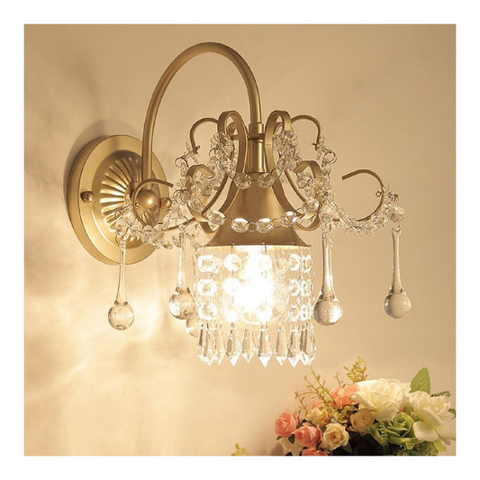 Applique murale Blanc et Dore aux lignes epurees avec eclairage confortable 60 W E27